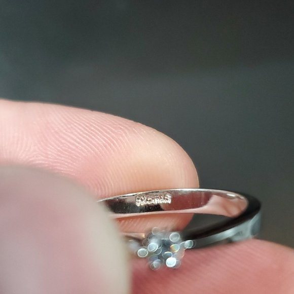 Size 7 925 Sterling Silver Round And Marquise Cubic Zirconia Ring - Picture 4 of 7